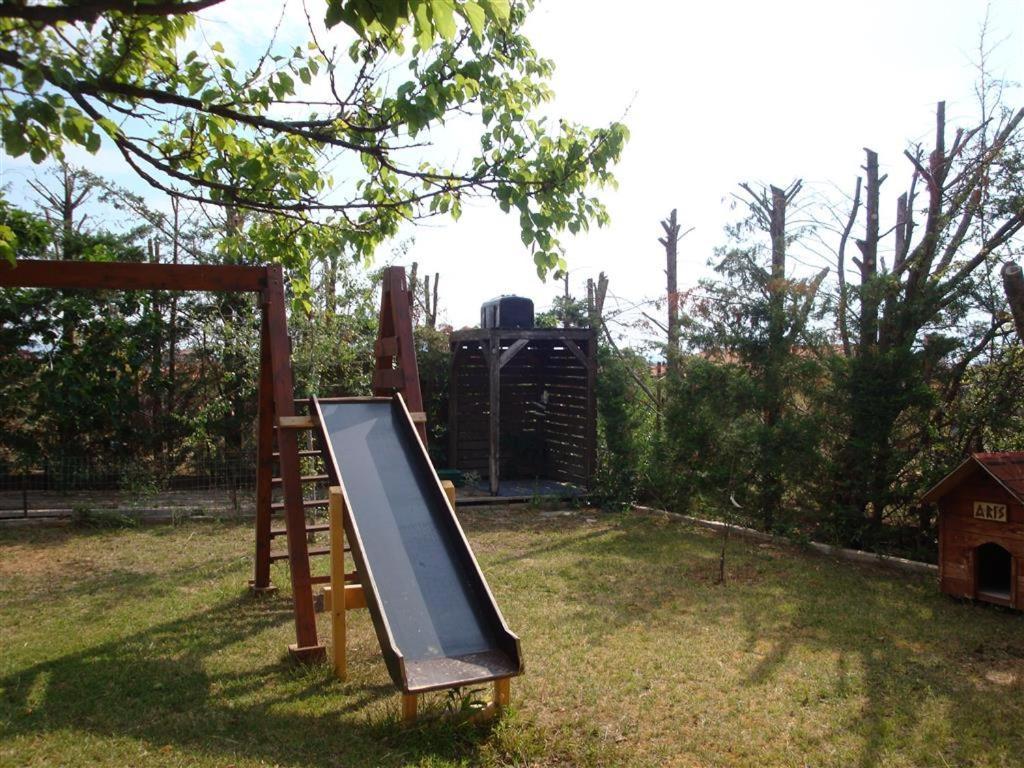Wonderful House With Private Garden Villa Flojitá Kültér fotó