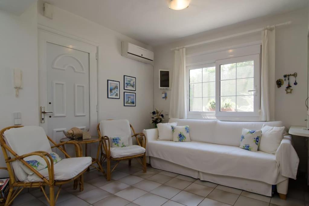 Wonderful House With Private Garden Villa Flojitá Kültér fotó